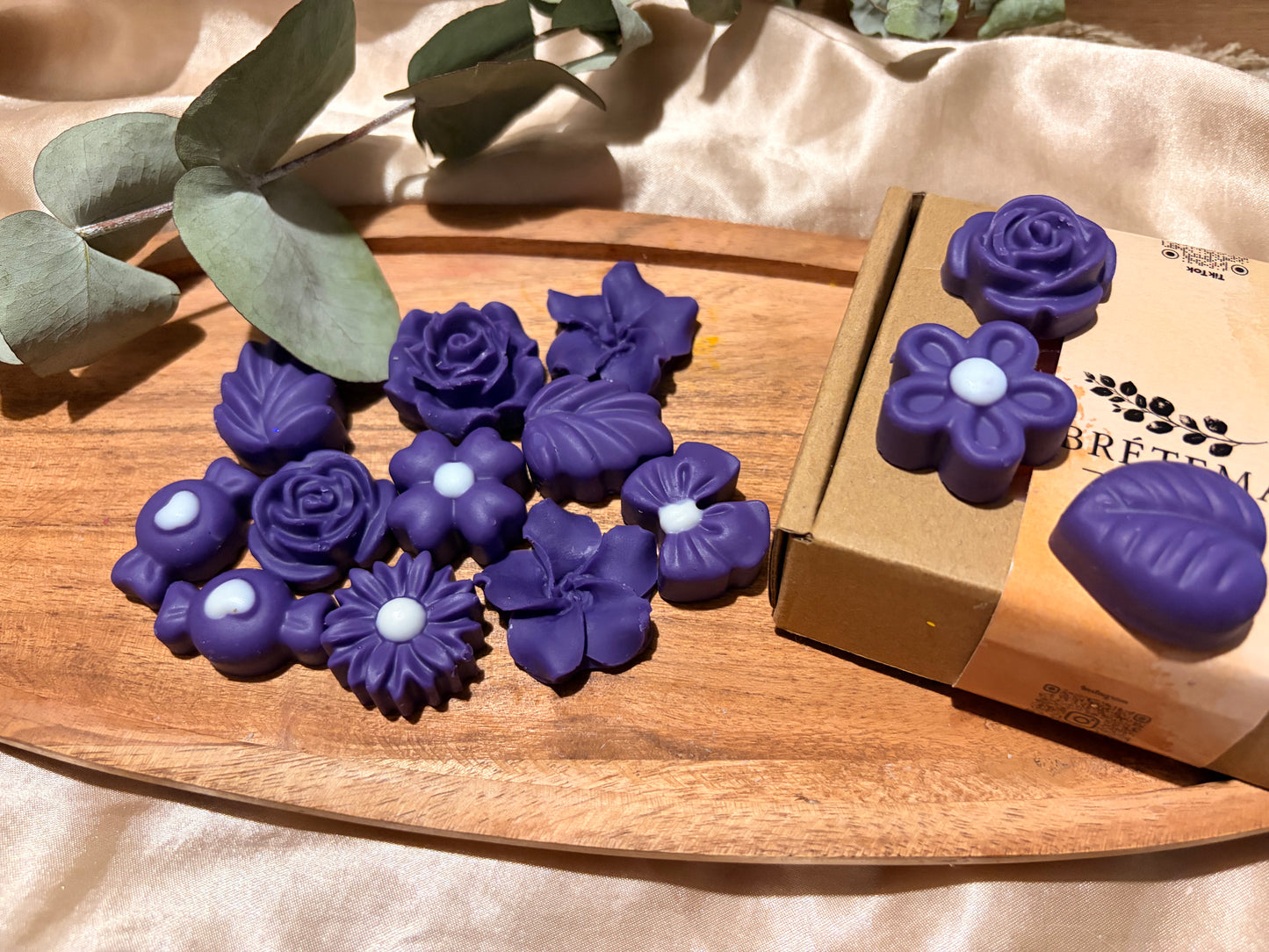 Wax melts. Noite